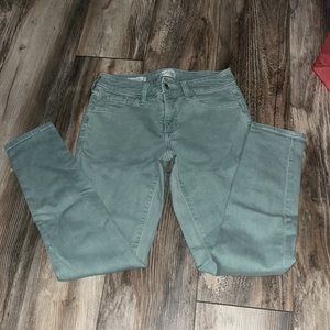 Universal thread sz 2R sage jeans